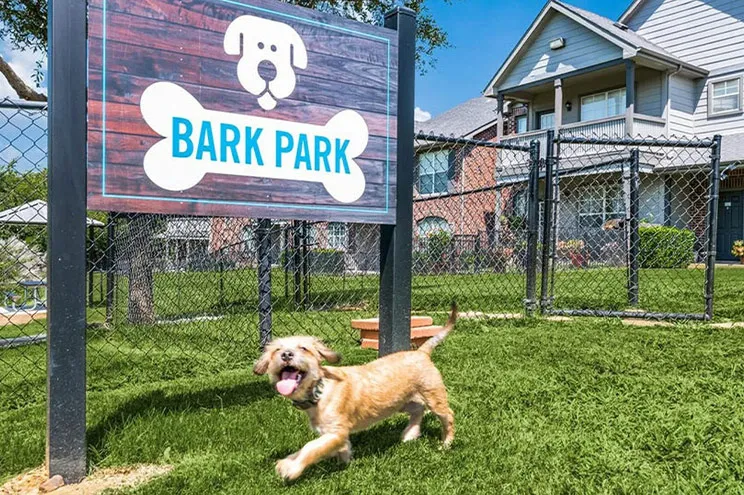Apartment With Dog Park in Grapevine, TX